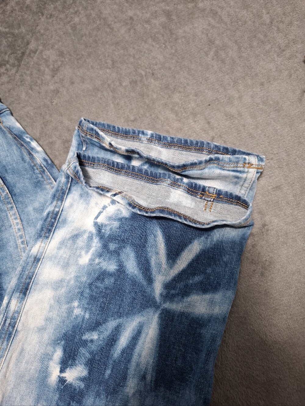 Pilcro Bleached Tie-Dye Light Blue Denim Overalls Women's Jeans Size 31 - Picture 13 of 14
